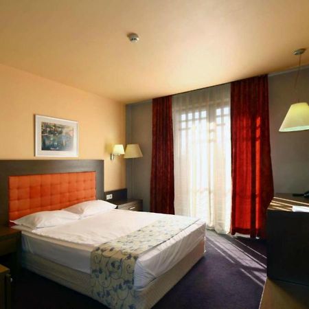 Park Hotel Romantica Svilengrad Exterior photo