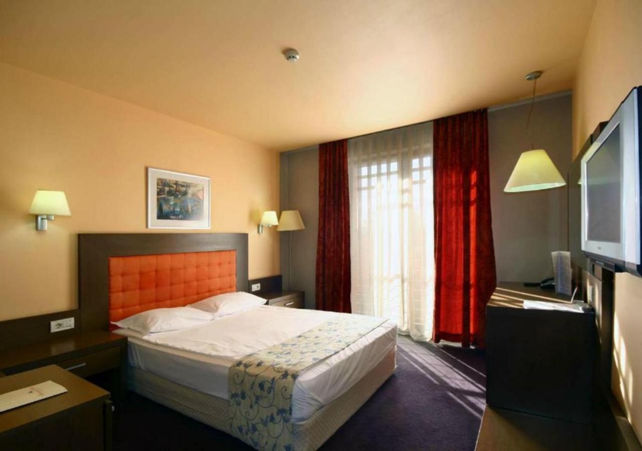 Park Hotel Romantica Svilengrad Exterior photo